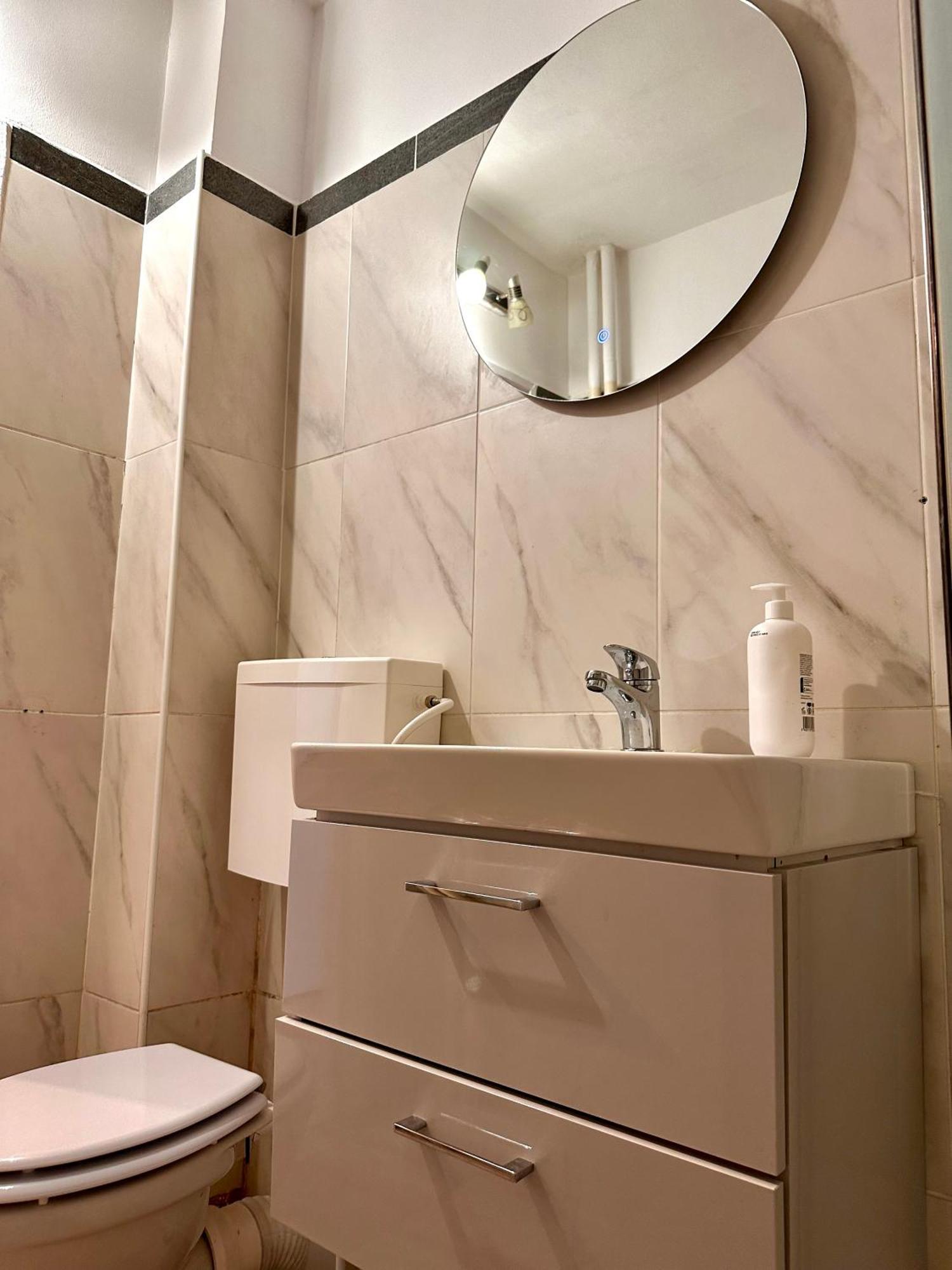 Spacious Zen, Smart Tv, Fully Equipped Kitchen, 70 Mp, Tichete De Vacanta, Late Check-Out Available Bukares Bagian luar foto